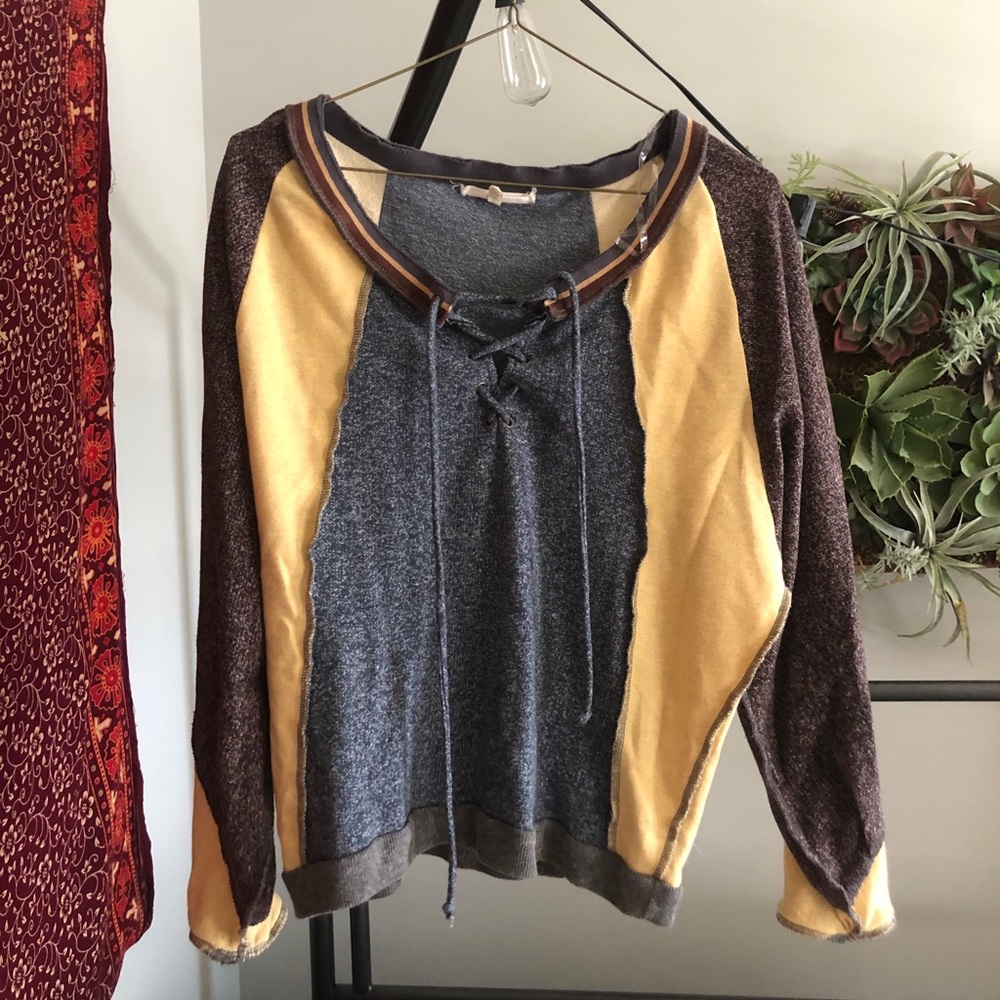 Buckle sweatshirt